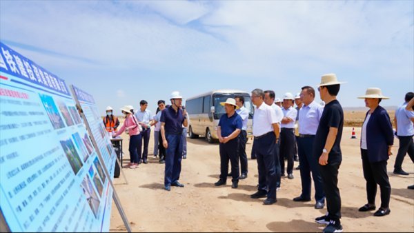 自治區(qū)副主席劉可為調(diào)研寧夏建投銀昆高速公路 太陽山至彭陽段建設(shè)情況